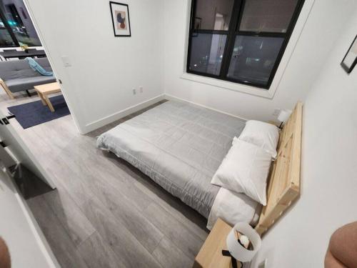Vast Fully Furnished 2-Bed Close to NYC