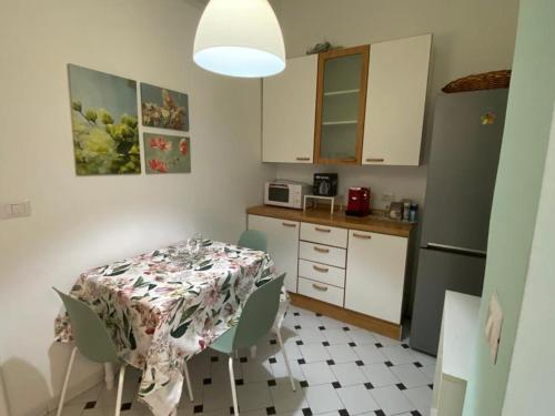 Superior apt next Colosseo a/c wo fi 3 bedrooms, Rom (Foto 5)