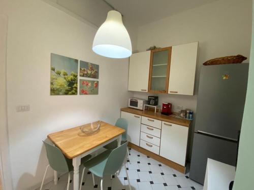 Superior apt next Colosseo a/c wo fi 3 bedrooms, Rom (Foto 9)
