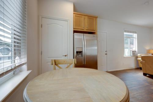Oak View Vacation Rental about 1 Mi to Lake Casitas! in Oak View, USA
