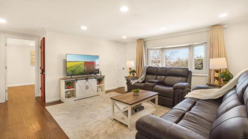The Mod Pad! 15 min from Airport in Valley Stream, USA