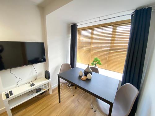 Cosy Retreat In Royal Sutton Coldfield Close to Good Hope Hospital the NEC and Birmingham Airport