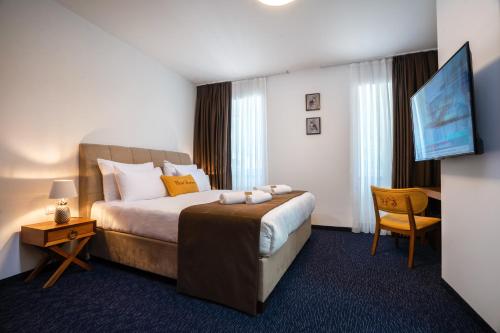 1 queen bed