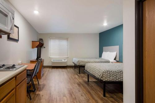 Double Room with Two Double Beds - Non-Smoking