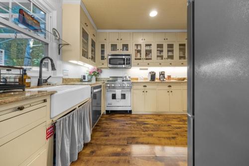 The Nut House in San Marcos