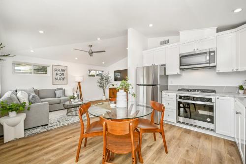 Remodeled Beach Home with 2 Car Parking Patio and Firepit in Newport Beach, USA