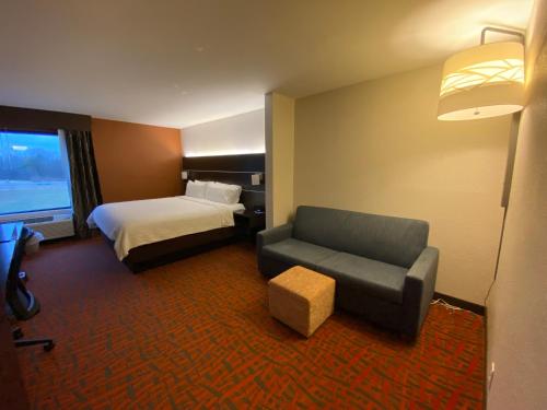 Holiday Inn Express Metropolis an IHG Hotel - image 10