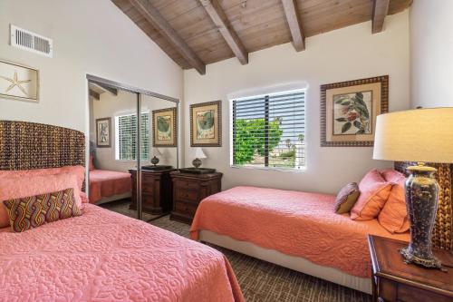 7 Bedroom Oceanfront Triplex Building in Newport Beach, USA