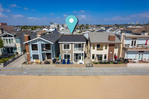 Giant Beachfront Home with Parking near the Pier