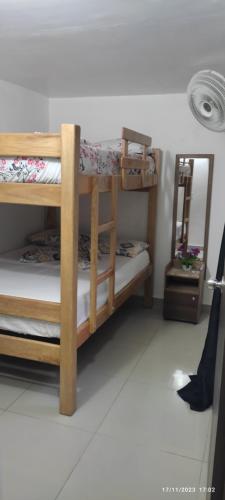 23 BELO APARTAMENTO CON BALCON EN LAURELES ESTADiO 2 HAB 2 BAÑOs, Medellín (fotografie 10)