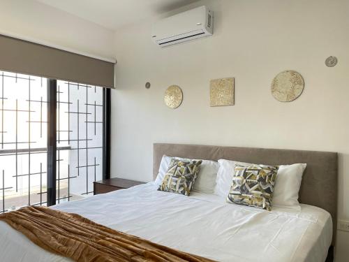 Kaab: Exclusividad y confort en un oasis vacacional con piscina in Sitpach