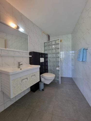 Nieuw: Ruim familieappartement in Cas Grandi - image 5