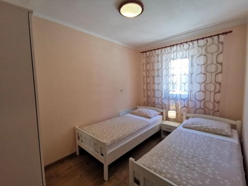 Two-Bedroom Apartment with Balcony and Sea View image 10