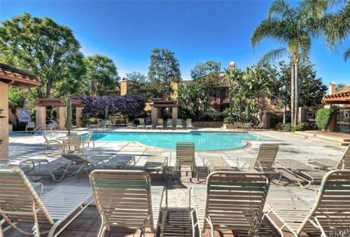 3 bedroom modern home with pool area at the Tustin Marketplace -15 minutes to Disneyland