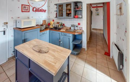 Awesome Home In Trgueux With Kitchen