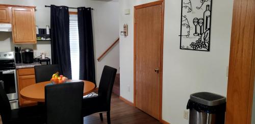 Luxx Guest House - Milwaukee, WI