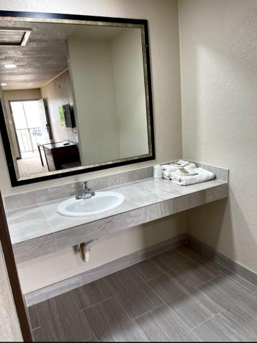 Great Western Inn – Forest Hill, TX