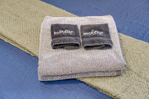 8min Texas A&M 1 King Beds firepit GriddleGrill 8min Texas A&M 1 King Beds firepit GriddleGrill