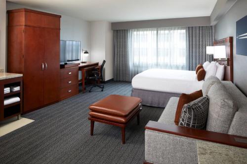 Courtyard by Marriott Los Angeles LAX / Century Boulevard - image 7