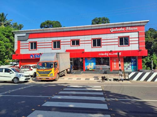 Galeela Plaza in Valikunama
