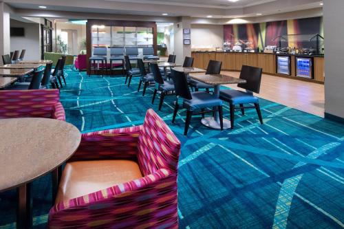 SpringHill Suites by Marriott Greensboro - image 11