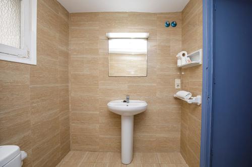 Hotel Mas Center - image 2