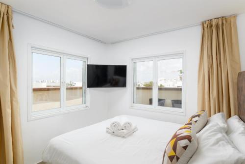 Penthouse with Panoramic View by FeelHome