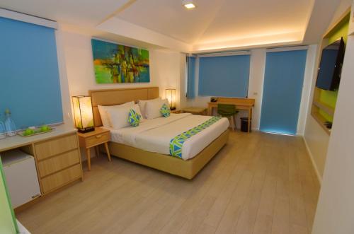 room detail thumbnail 1