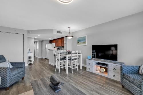 Ocean View 1BR Condo with Private Balcony - 편의 시설/서비스