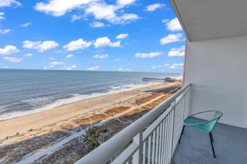 Ocean View 1BR Condo with Private Balcony - 발코니/테라스