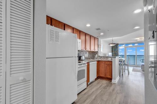 Ocean View 1BR Condo with Private Balcony