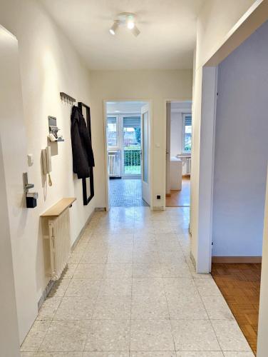 Entrance, Howald 2 BR Apartment with Private Garage & Garden in Howald