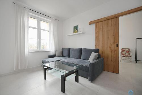 Stylowy Apartament 3city w Centrum Sopotu z Jedną Sypialnią by Noclegi Renters - image 2