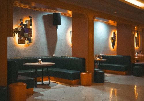 Bar/lounge, The One Hostel Hanoi in Dong Xuan Market