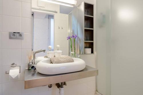 Standard Double Room image 8