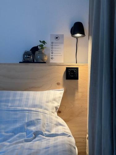 2 twin beds, 2 bunk beds