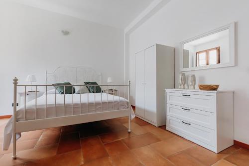 One-Bedroom Apartment image 10
