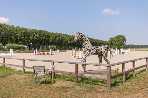 Lady - Charming double room at ranch "De Blauwe Zaal"