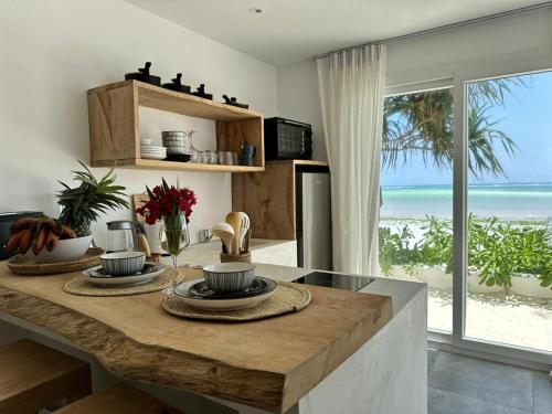Beachfront White Pearl Suite ZanzibarHouses