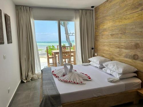 Beachfront White Pearl Suite ZanzibarHouses