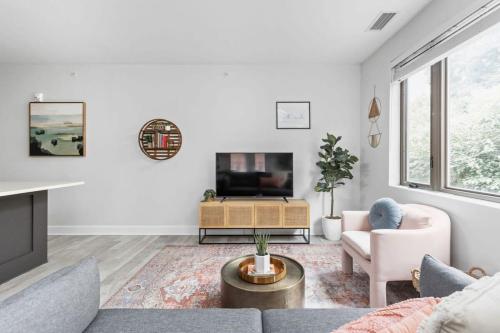 Dream Midtown 1BR in Meridian Kessler CozySuites near Holliday Park