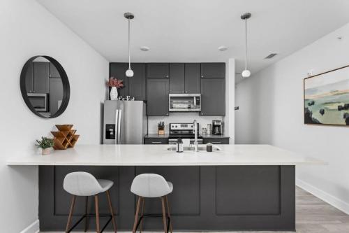 Dream Midtown 1BR in Meridian Kessler CozySuites near Hinkle Fieldhouse