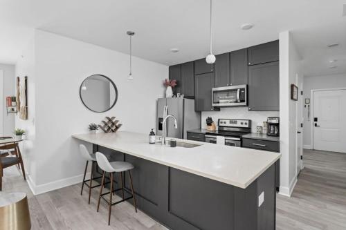 Dream Midtown 1BR in Meridian Kessler CozySuites near Hinkle Fieldhouse