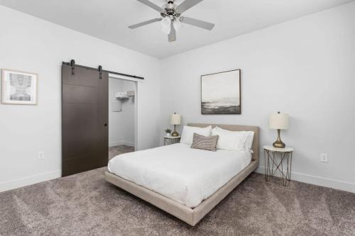CozySuites 1BR Modern Apt near the Fashion Mall in Indianapolis, USA