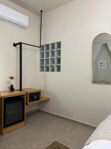 Living Yard Acropolis - image 8