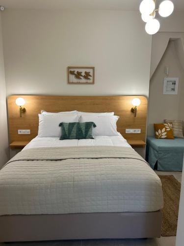 Living Yard Acropolis - image 5