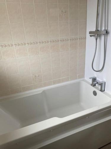 Spacious 2 Bed Village Flat sleeps 4/6 in 諾丁漢