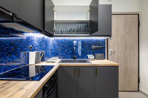 Cesily 2-Bedroom Apartment in Athens - image 14