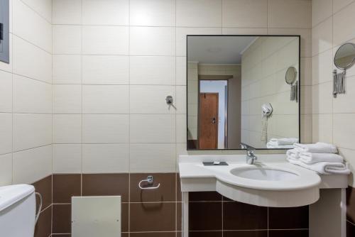 Iraklion Hotel - image 9