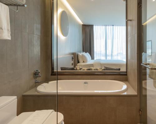 room detail thumbnail 2